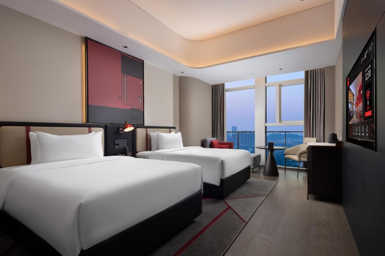 Radisson Red Guangzhou South Railway Station Hotel Kültér fotó